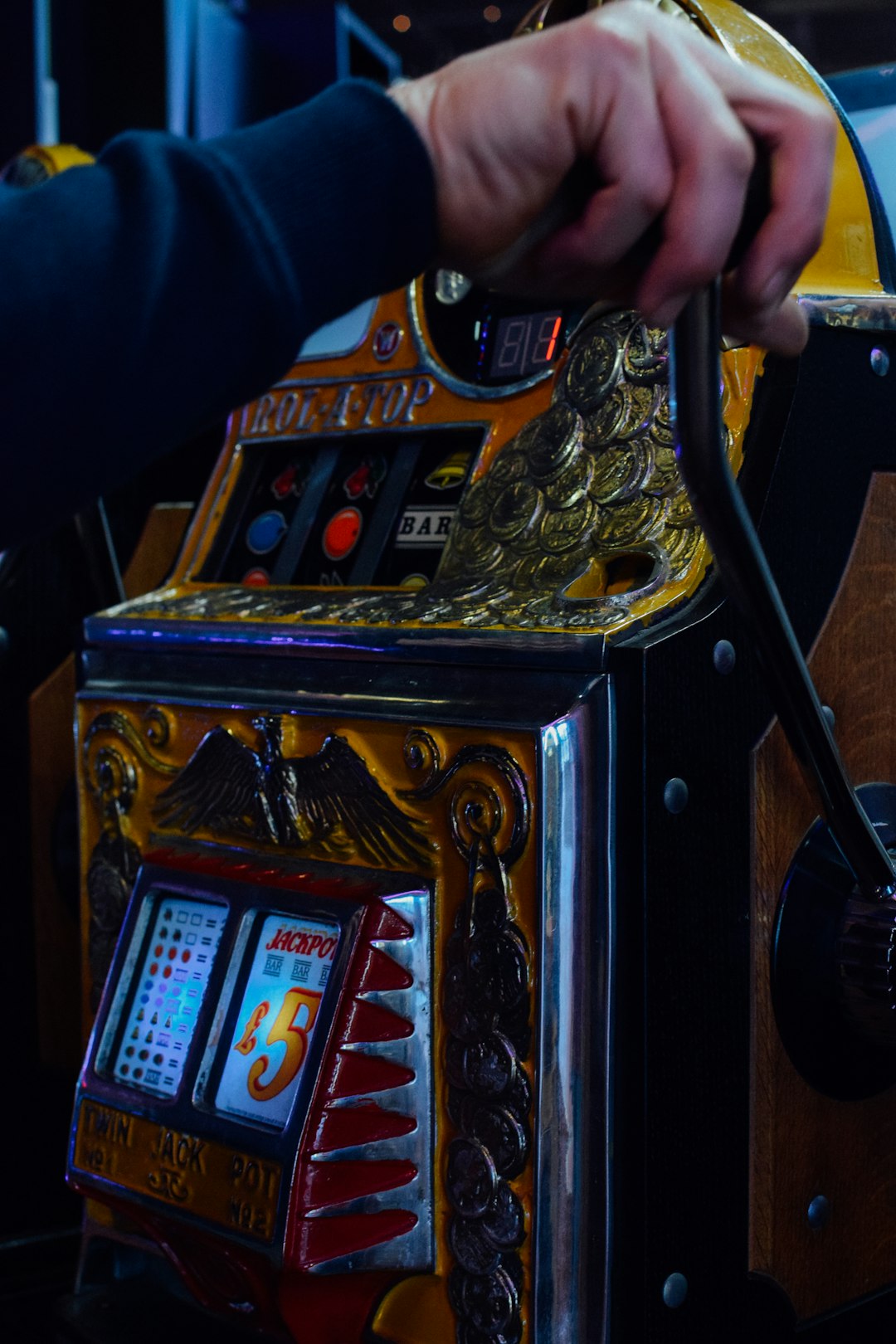 Welcome to the future of gambling in Canada, where mobile crypto casino and online casino experiences blend seamlessly with the excitement of table games